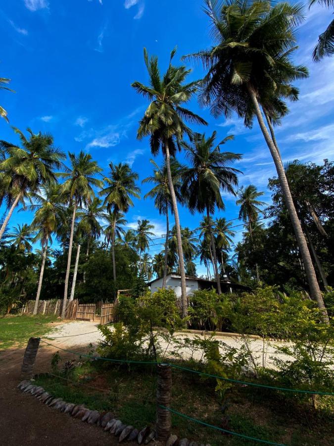 Elena Garden Resort And Restaurant Тринкомали Экстерьер фото